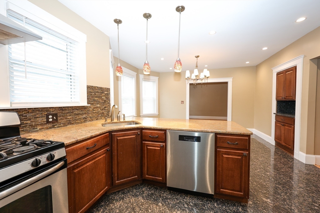 2 bed, 2 bath apartment for rent at 36 Lancaster St Unit 1, Quincy — photo 20 of 31