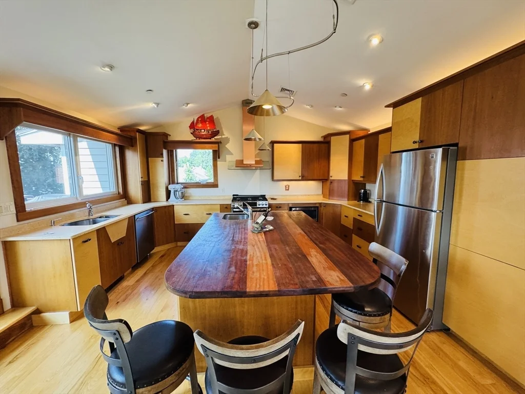 1 bed, 2 bath apartment for rent at 36 Lexington St Unit 3, Watertown — photo 4 of 17