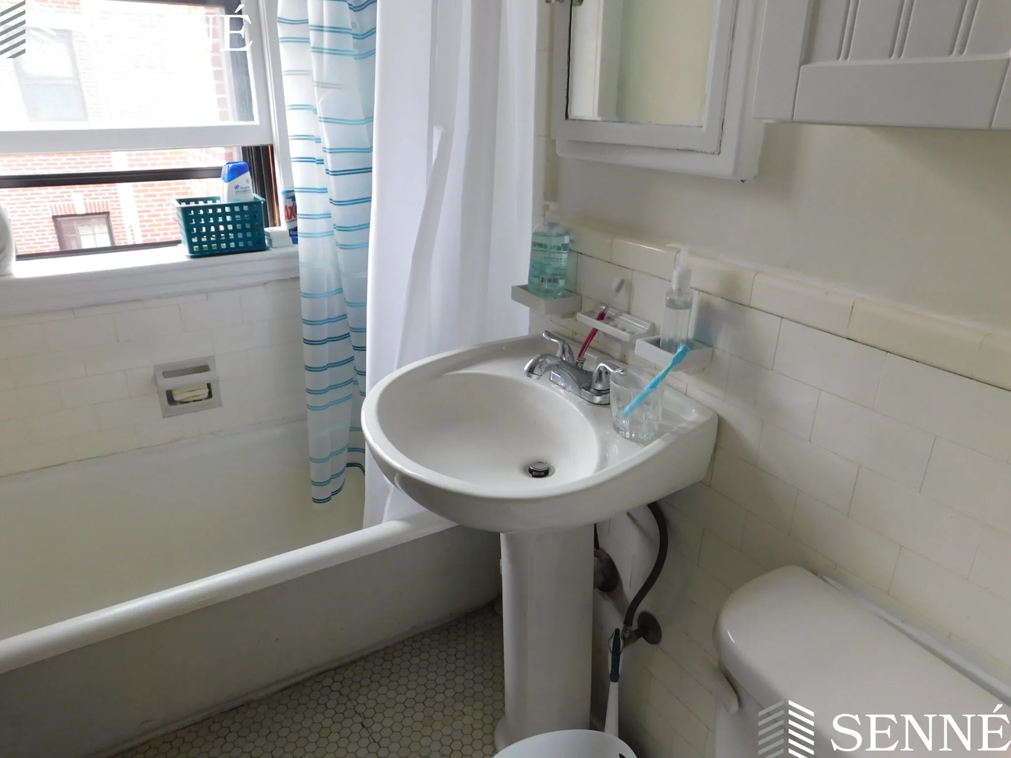 Studio bed, 1 bath apartment for rent at 36 Linnaean St Unit 15, Neighborhood Nine — photo 6 of 8