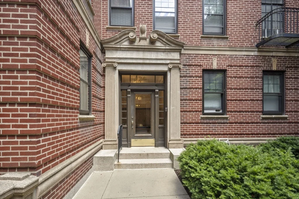 2 bed, 1 bath apartment for rent at 36 Linnaean St Unit 2, Neighborhood Nine — photo 9 of 11