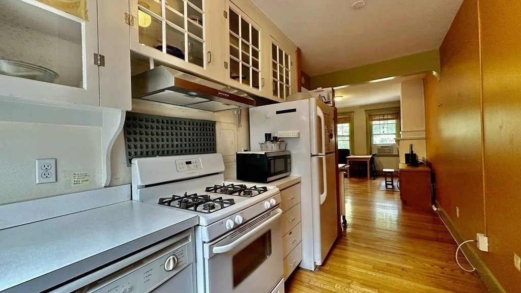 2 bed, 1 bath apartment for rent at 36 Linnaean St Unit 5, Cambridge — photo 11 of 14