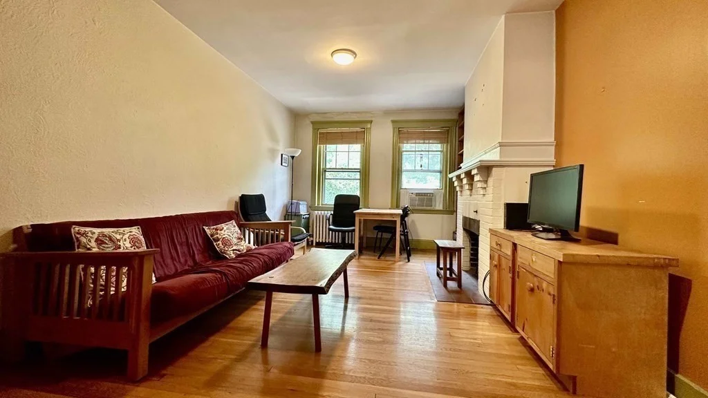 2 bed, 1 bath apartment for rent at 36 Linnaean St Unit 5, Cambridge — photo 2 of 14