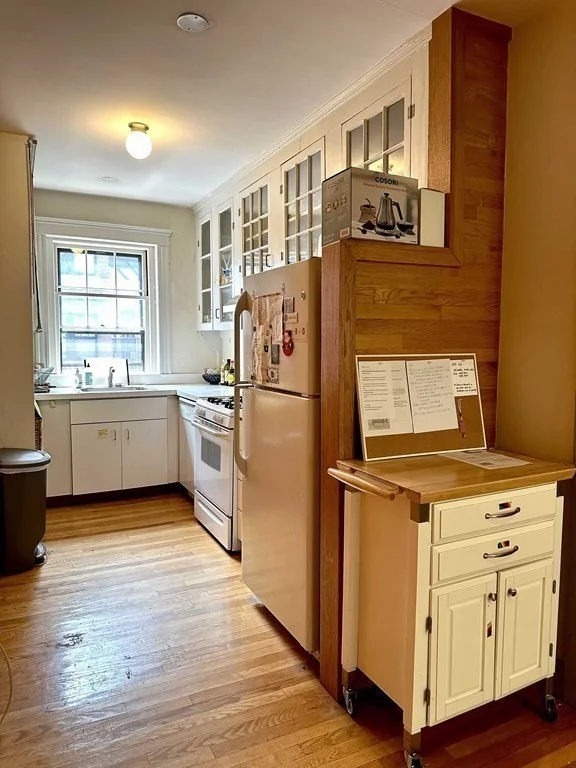 2 bed, 1 bath apartment for rent at 36 Linnaean St Unit 5, Cambridge — photo 10 of 14