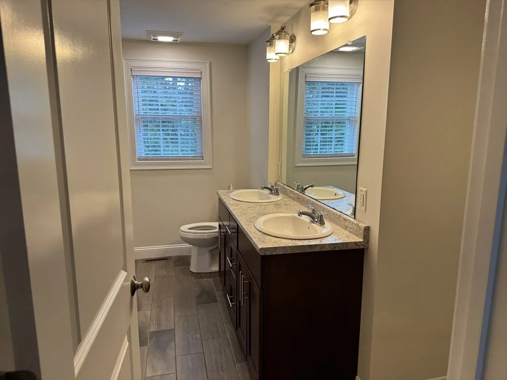 3 bed, 1 bath apartment for rent at 36 Lisa Ave, Plymouth — photo 12 of 25