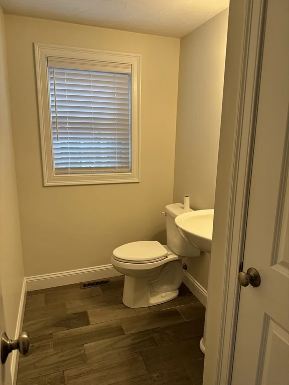 3 bed, 1 bath apartment for rent at 36 Lisa Ave, Plymouth — photo 11 of 25