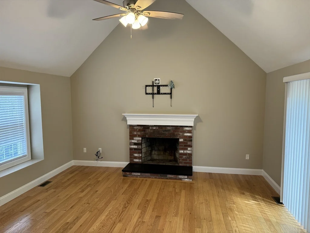 3 bed, 1 bath apartment for rent at 36 Lisa Ave, Plymouth — photo 7 of 25