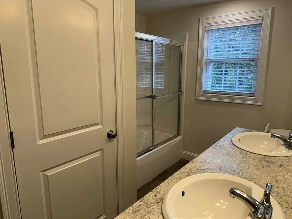 3 bed, 1 bath apartment for rent at 36 Lisa Ave, Plymouth — photo 13 of 25