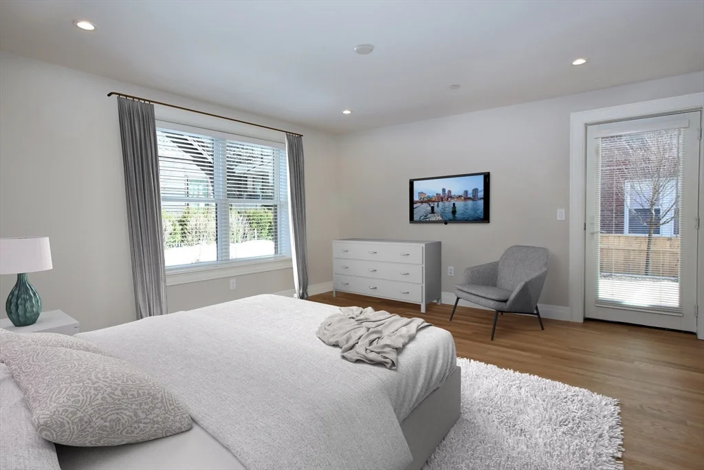 2 bed, 2 bath apartment for rent at 36 Longwood Ave Unit 2, Coolidge Corner — photo 6 of 10