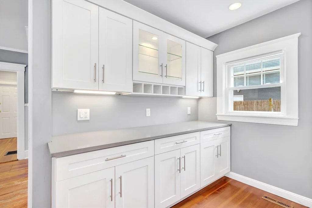 2 bed, 1 bath apartment for rent at 36 Marshall St Unit 1, Winthrop Center — photo 4 of 20