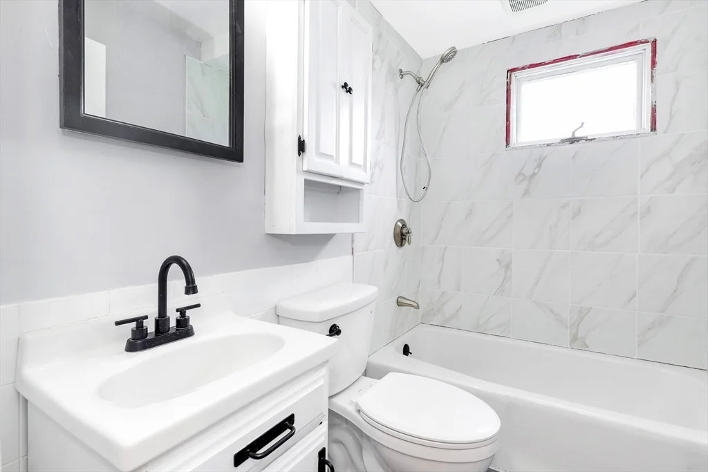 2 bed, 1 bath apartment for rent at 36 Marshall St Unit 1, Winthrop — photo 5 of 20