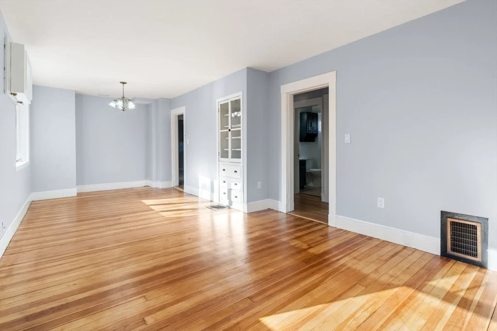 3 bed, 1 bath apartment for rent at 36 Marshall St Unit 2, Winthrop — photo 6 of 19