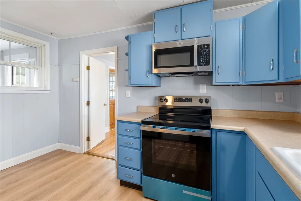 3 bed, 1 bath apartment for rent at 36 Marshall St Unit 2, Winthrop — photo 3 of 19