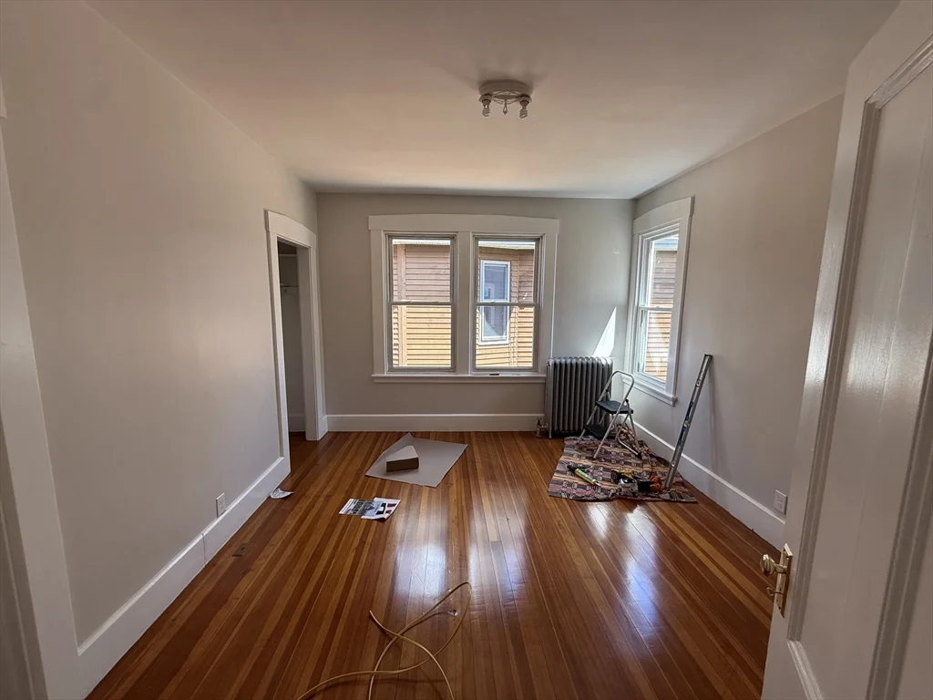 3 bed, 1 bath apartment for rent at 36 Mayfield St Unit 2, Dorchester — photo 2 of 5