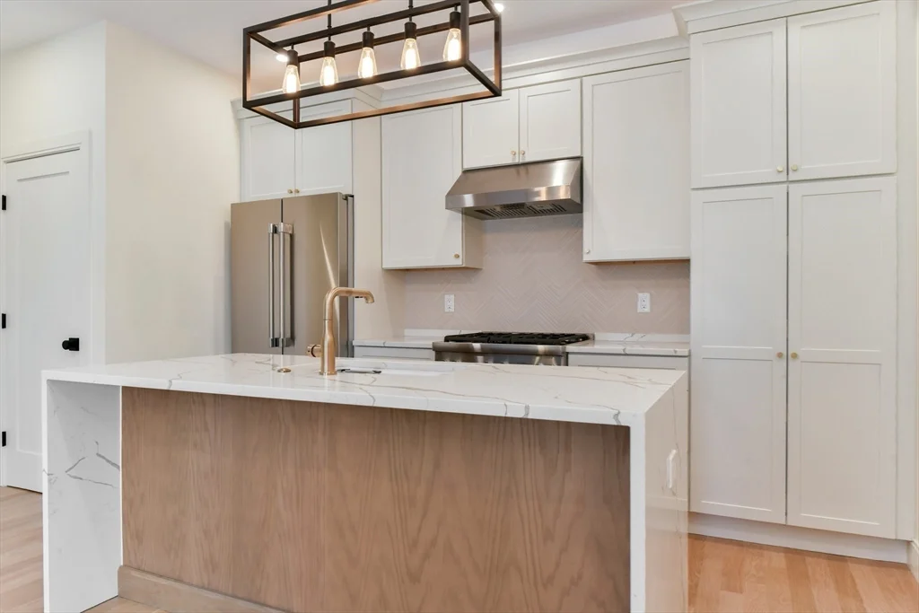 2 bed, 2 bath apartment for rent at 36 Mckone St Unit 1, Dorchester — photo 3 of 32