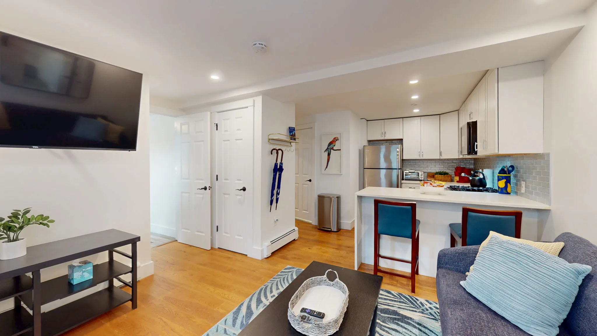 1 bed, 1 bath apartment for rent at 36 Montgomery St Unit a, North Cambridge — photo 2 of 14