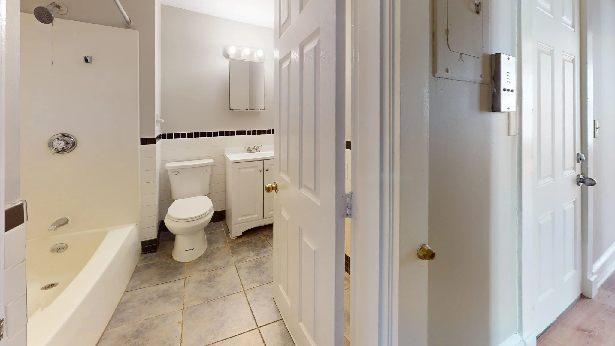 3 bed, 1 bath apartment for rent at 36 Mozart Unit 3, Jamaica Plain — photo 9 of 11