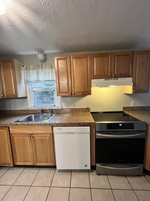 3 bed, 2 bath apartment for rent at 36 Mt Pleasant Unit 4, Plymouth — photo 5 of 18