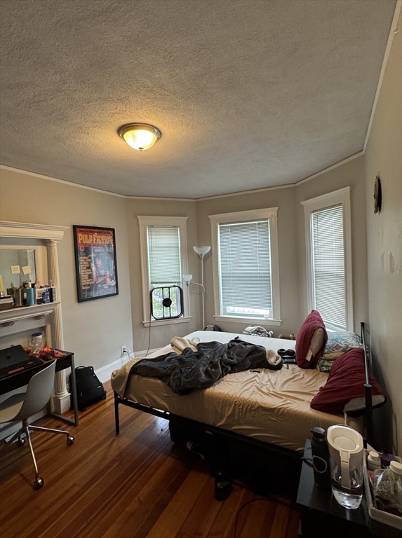 4 bed, 2 bath apartment for rent at 36 North Beacon St Unit 2, Allston — photo 5 of 8