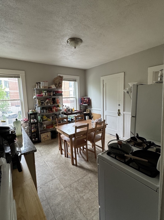 4 bed, 2 bath apartment for rent at 36 North Beacon St Unit 2, Allston — photo 3 of 8