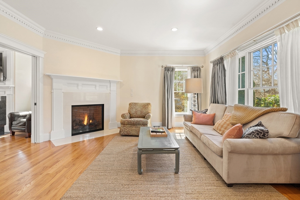 6 bed, 4+ bath apartment for rent at 36 Normandy Rd, Lexington — photo 3 of 32