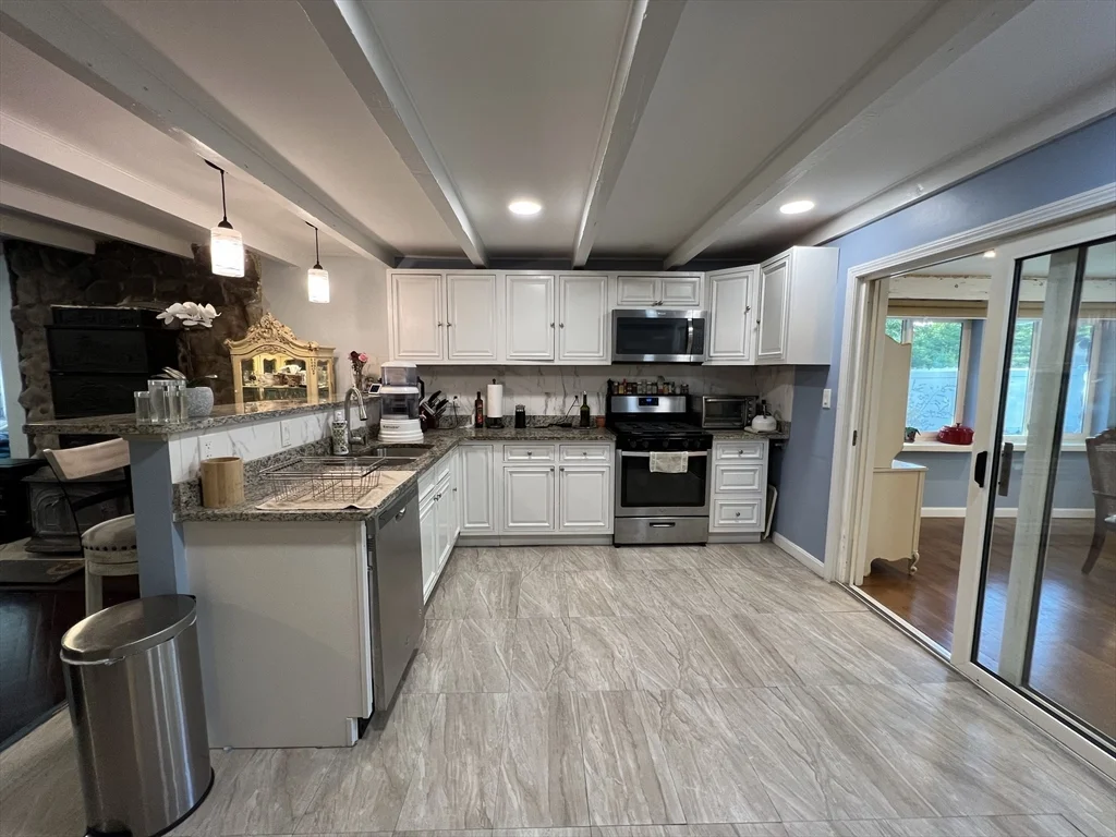 4 bed, 2 bath apartment for rent at 36 Oak Cliff Rd, East Weymouth