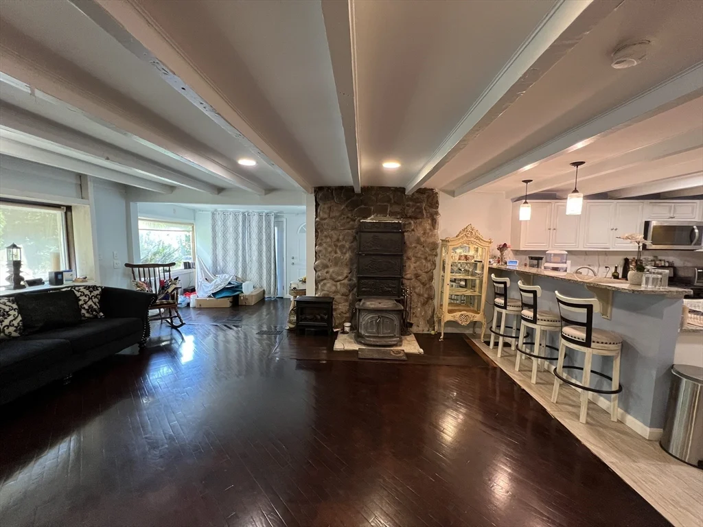 4 bed, 2 bath apartment for rent at 36 Oak Cliff Rd, East Weymouth — photo 4 of 40