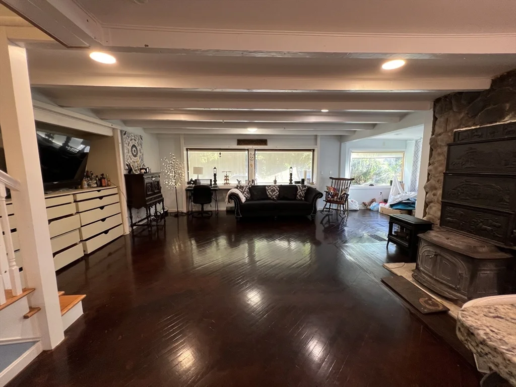 4 bed, 2 bath apartment for rent at 36 Oak Cliff Rd, East Weymouth — photo 6 of 40