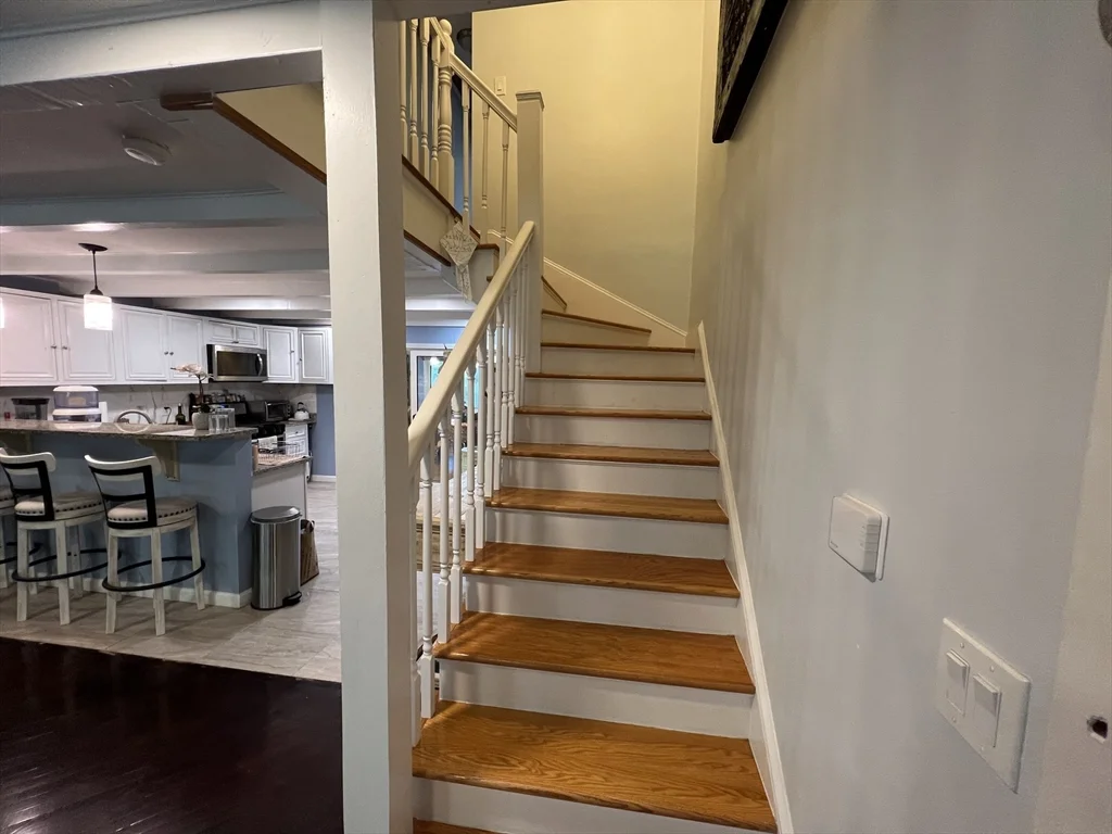 4 bed, 2 bath apartment for rent at 36 Oak Cliff Rd, East Weymouth — photo 5 of 40