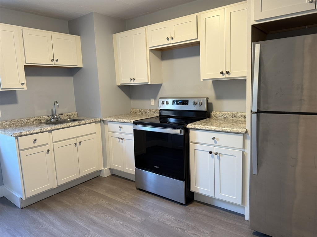 2 bed, 1 bath apartment for rent at 36 Oak St Unit 2, Downtown — photo 5 of 21