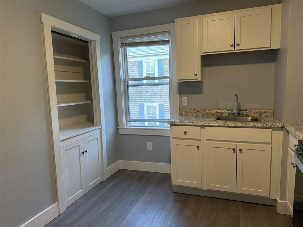 2 bed, 1 bath apartment for rent at 36 Oak St Unit 2, Downtown — photo 7 of 21