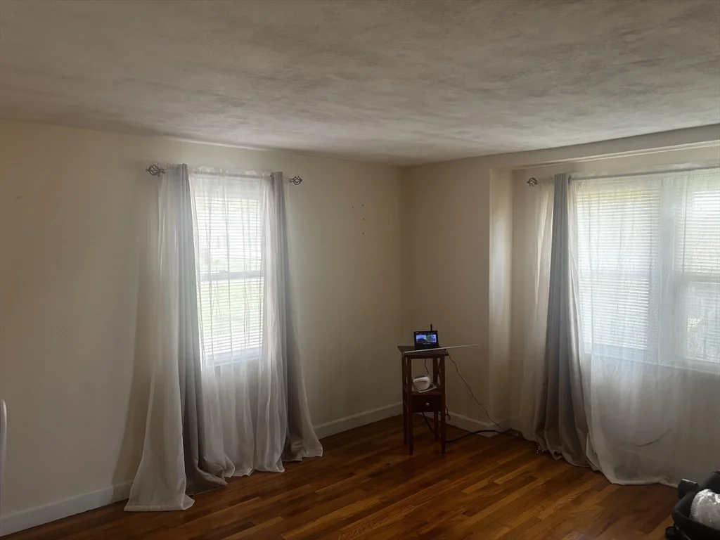 4 bed, 2 bath apartment for rent at 36 Oconnell St, East Springfield — photo 13 of 14