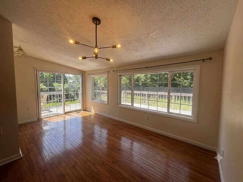 4 bed, 2 bath apartment for rent at 36 Oconnell St, East Springfield — photo 7 of 14