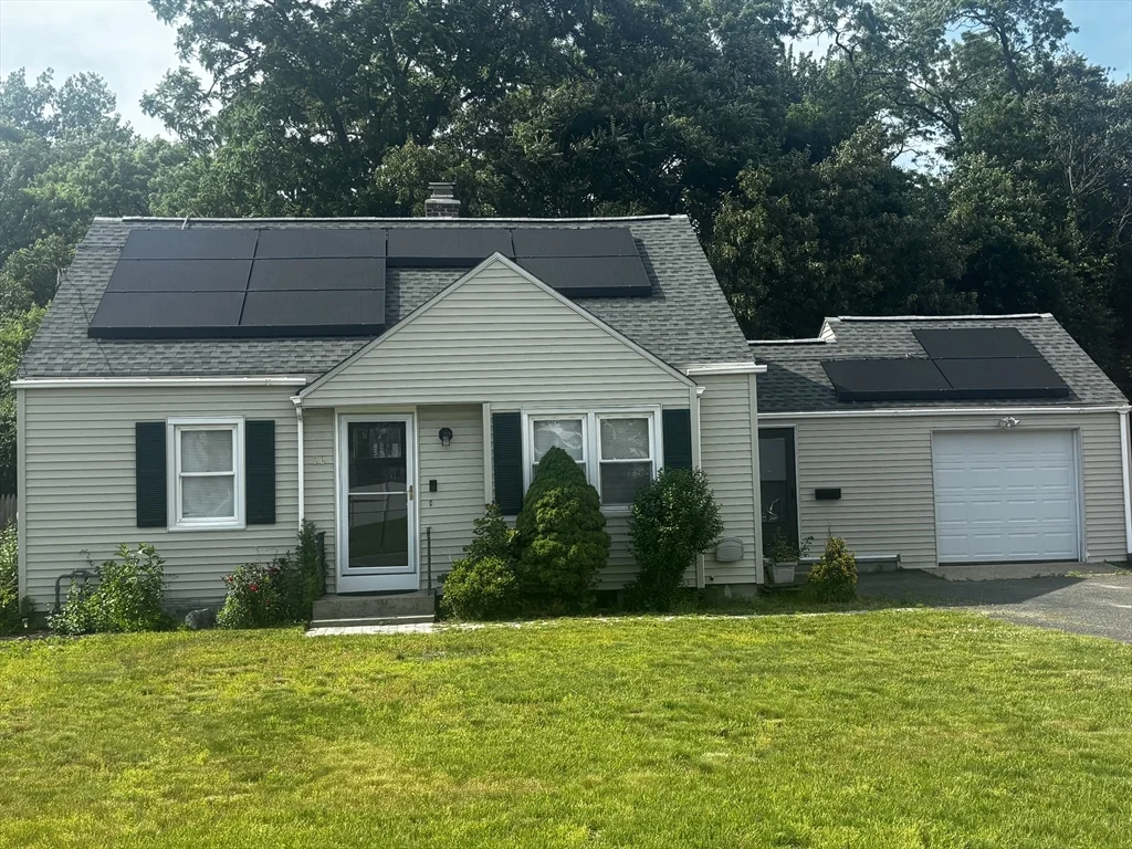4 bed, 2 bath apartment for rent at 36 Oconnell St, East Springfield — photo 1 of 14