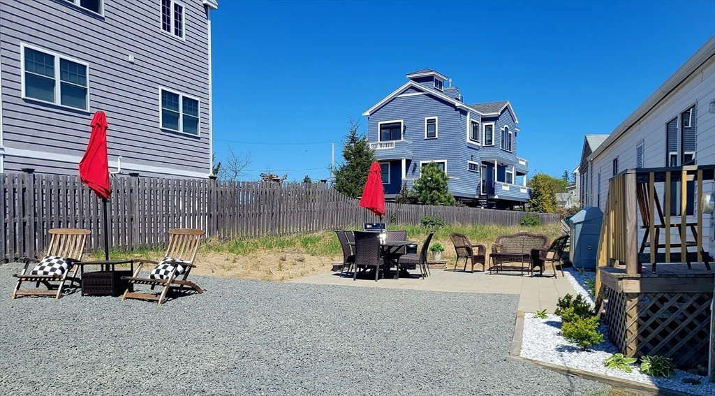 2 bed, 1 bath apartment for rent at 36 Old Point Rd Unit WINTER, Plum Island — photo 3 of 21