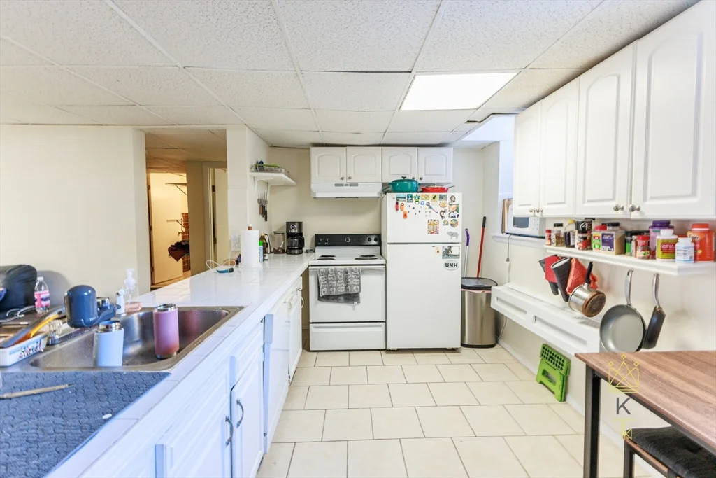 2 bed, 1 bath apartment for rent at 36 Park St Unit B10, Coolidge Corner — photo 4 of 11