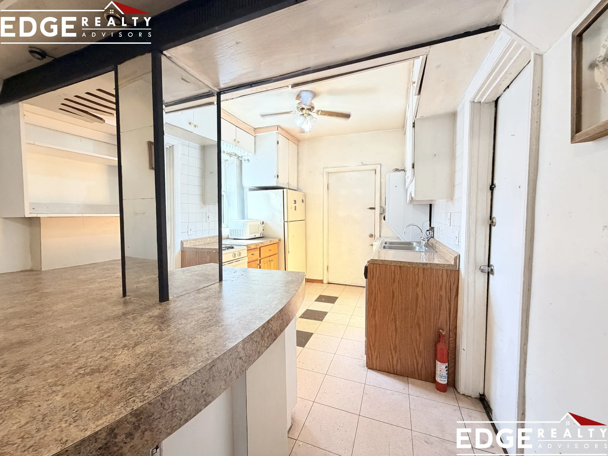 4 bed, 2 bath apartment for rent at 36 Park Vale Ave Unit 3, Brighton — photo 4 of 12