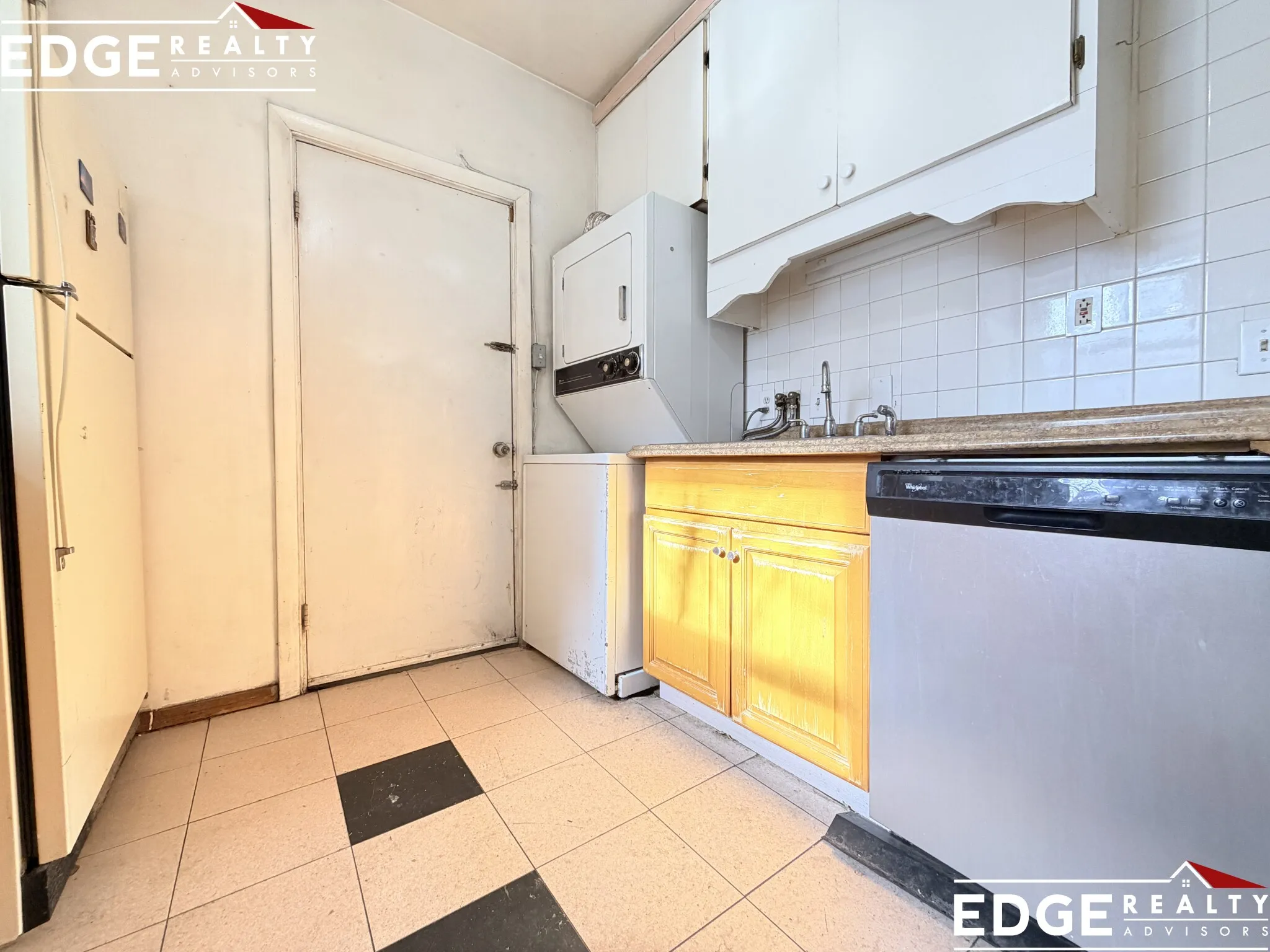 4 bed, 2 bath apartment for rent at 36 Park Vale Ave Unit 3, Brighton — photo 3 of 12