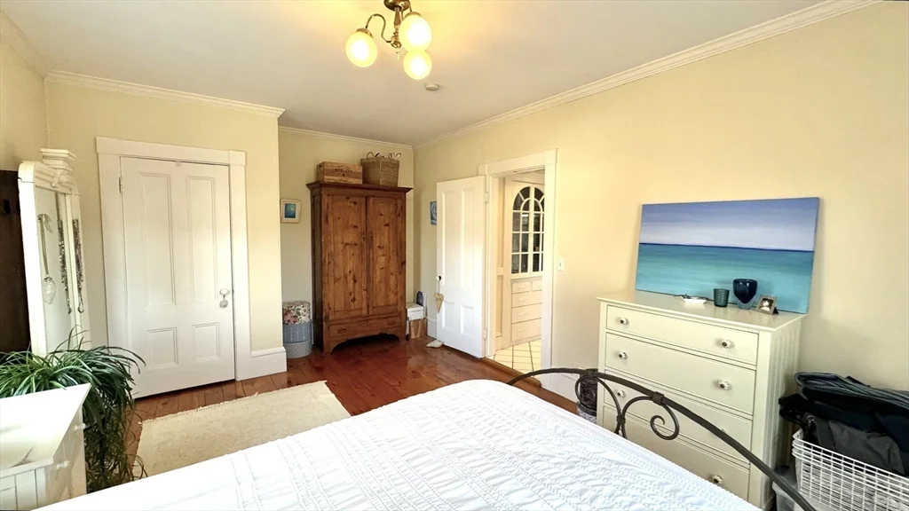 2 bed, 1 bath apartment for rent at 36 Pond St Unit 2, Marblehead — photo 8 of 15