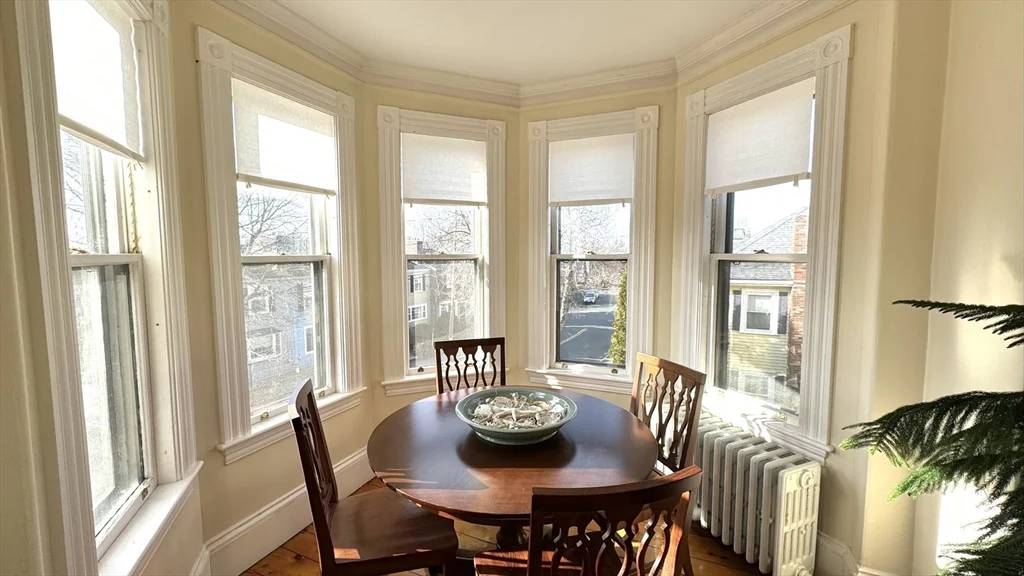 2 bed, 1 bath apartment for rent at 36 Pond St Unit 2, Marblehead — photo 2 of 15