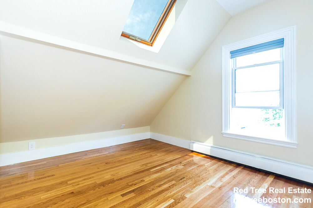 5 bed, 2 bath apartment for rent at 36 Pratt St, Allston — photo 10 of 14
