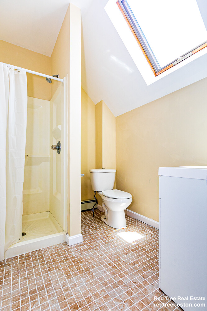 5 bed, 2 bath apartment for rent at 36 Pratt St, Allston — photo 11 of 14