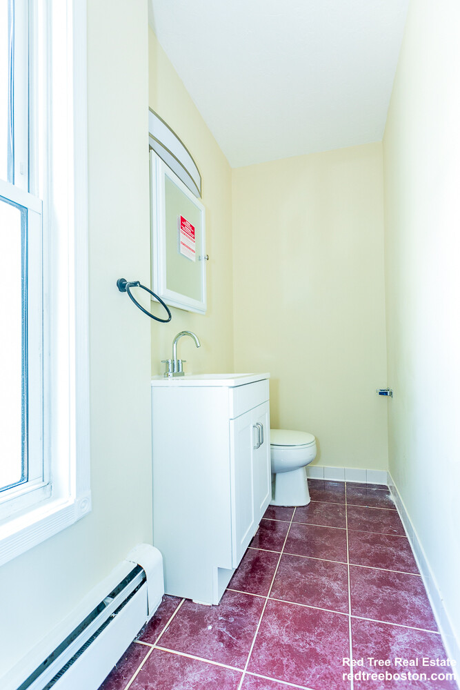 5 bed, 2 bath apartment for rent at 36 Pratt St, Allston — photo 13 of 14