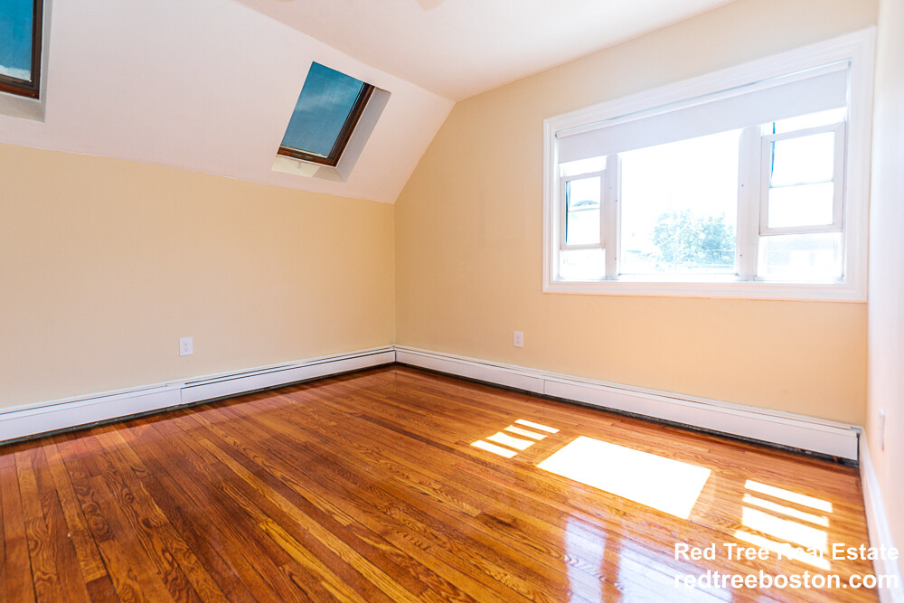 5 bed, 2 bath apartment for rent at 36 Pratt St, Allston — photo 8 of 14