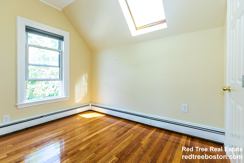 5 bed, 2 bath apartment for rent at 36 Pratt St, Allston — photo 9 of 14