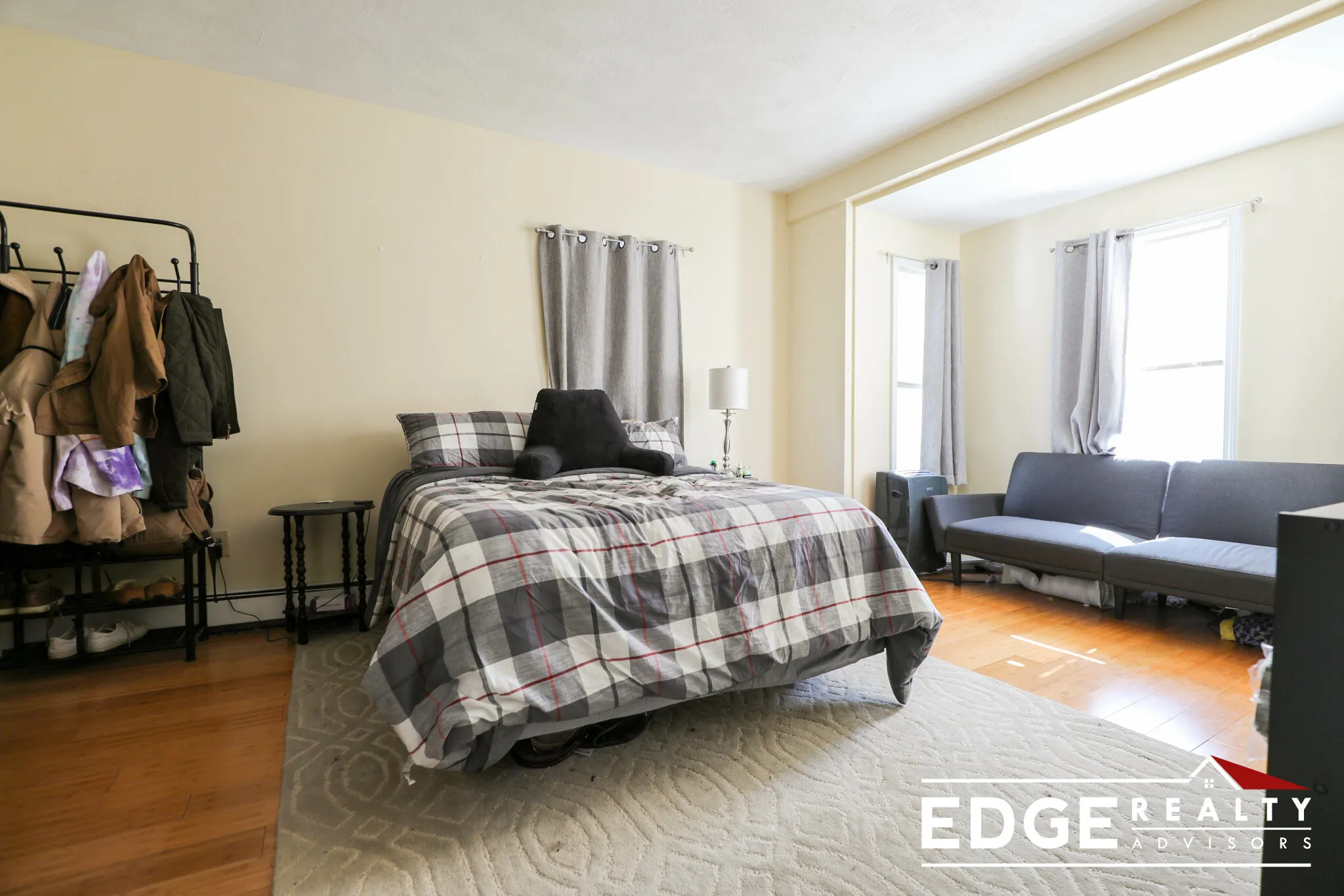 5 bed, 2 bath apartment for rent at 36 Pratt St Unit 1, Allston — photo 5 of 12