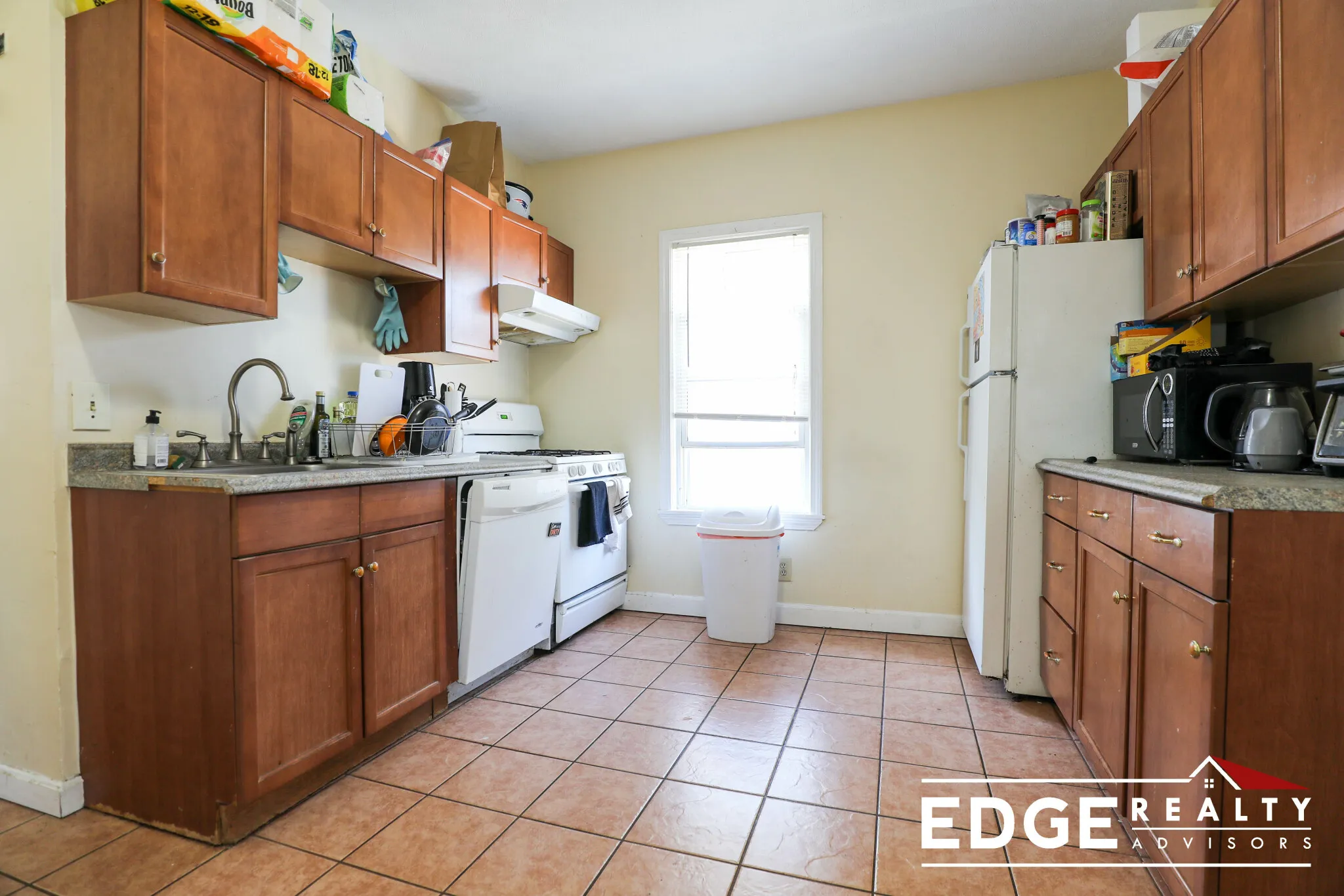 5 bed, 2 bath apartment for rent at 36 Pratt St Unit 1, Allston — photo 3 of 12