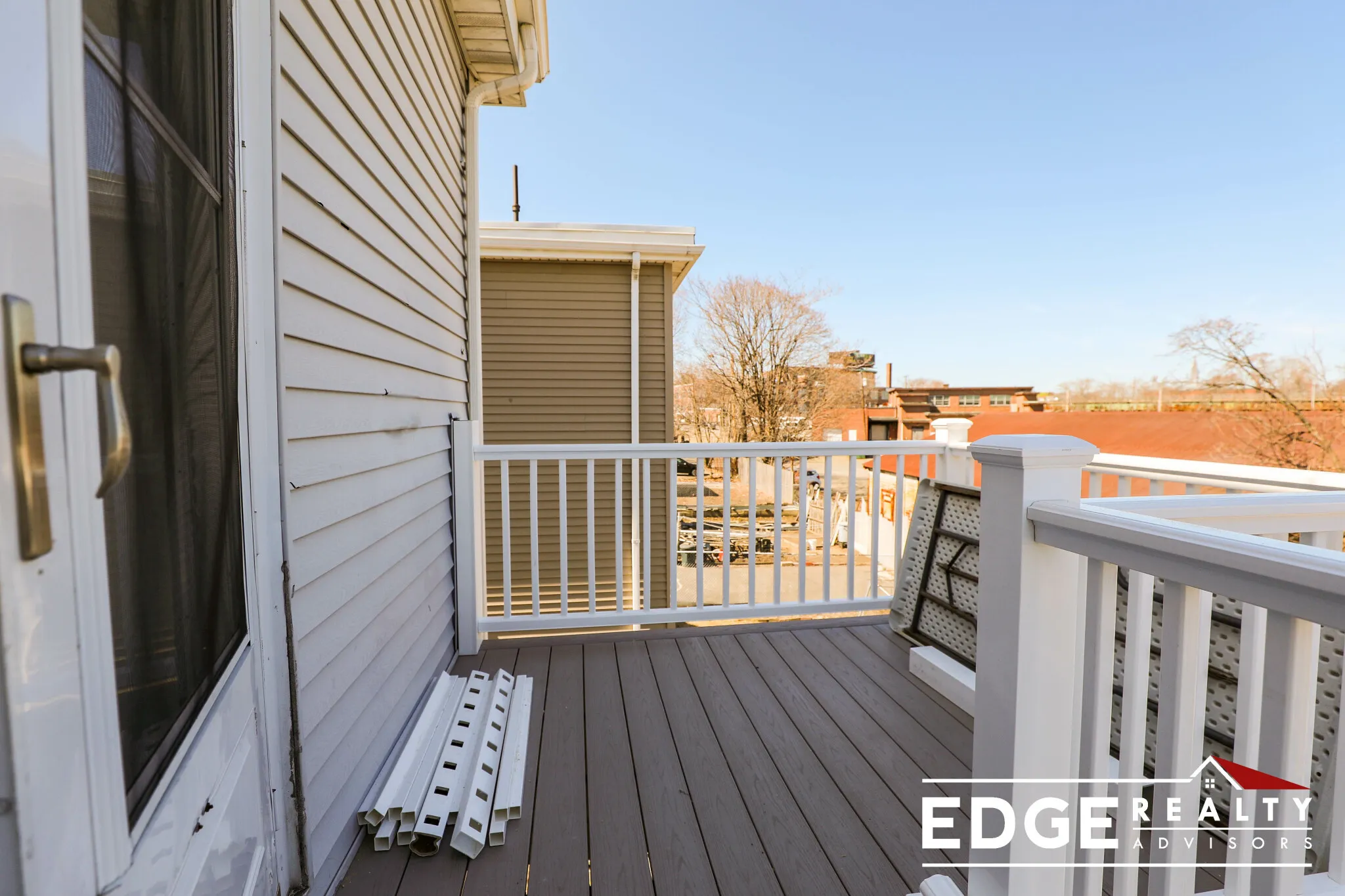 5 bed, 2 bath apartment for rent at 36 Pratt St Unit 1, Allston — photo 4 of 12