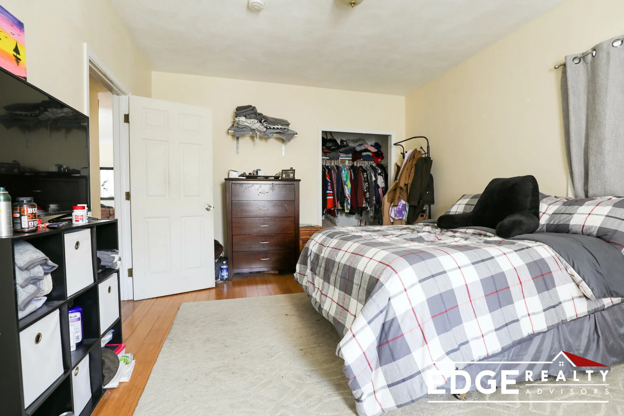 5 bed, 2 bath apartment for rent at 36 Pratt St Unit 1, Allston — photo 6 of 12