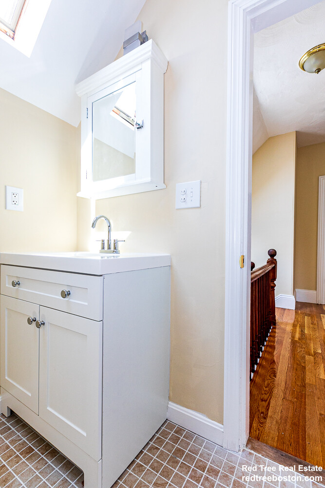 5 bed, 2 bath apartment for rent at 36 Pratt St Unit House, Allston — photo 6 of 14