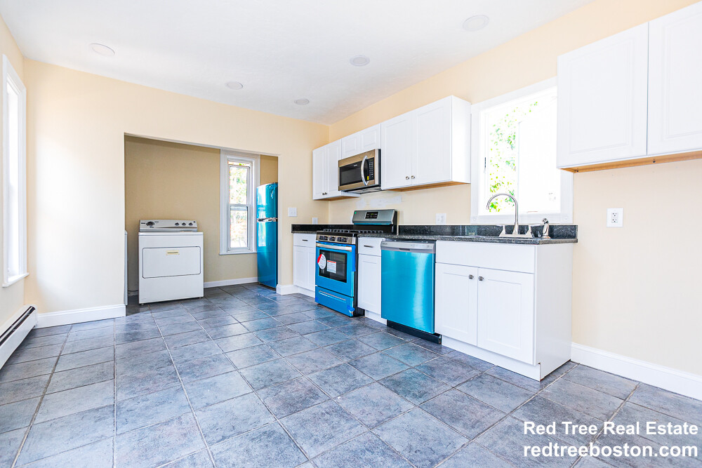 5 bed, 2 bath apartment for rent at 36 Pratt St Unit House, Allston — photo 2 of 14